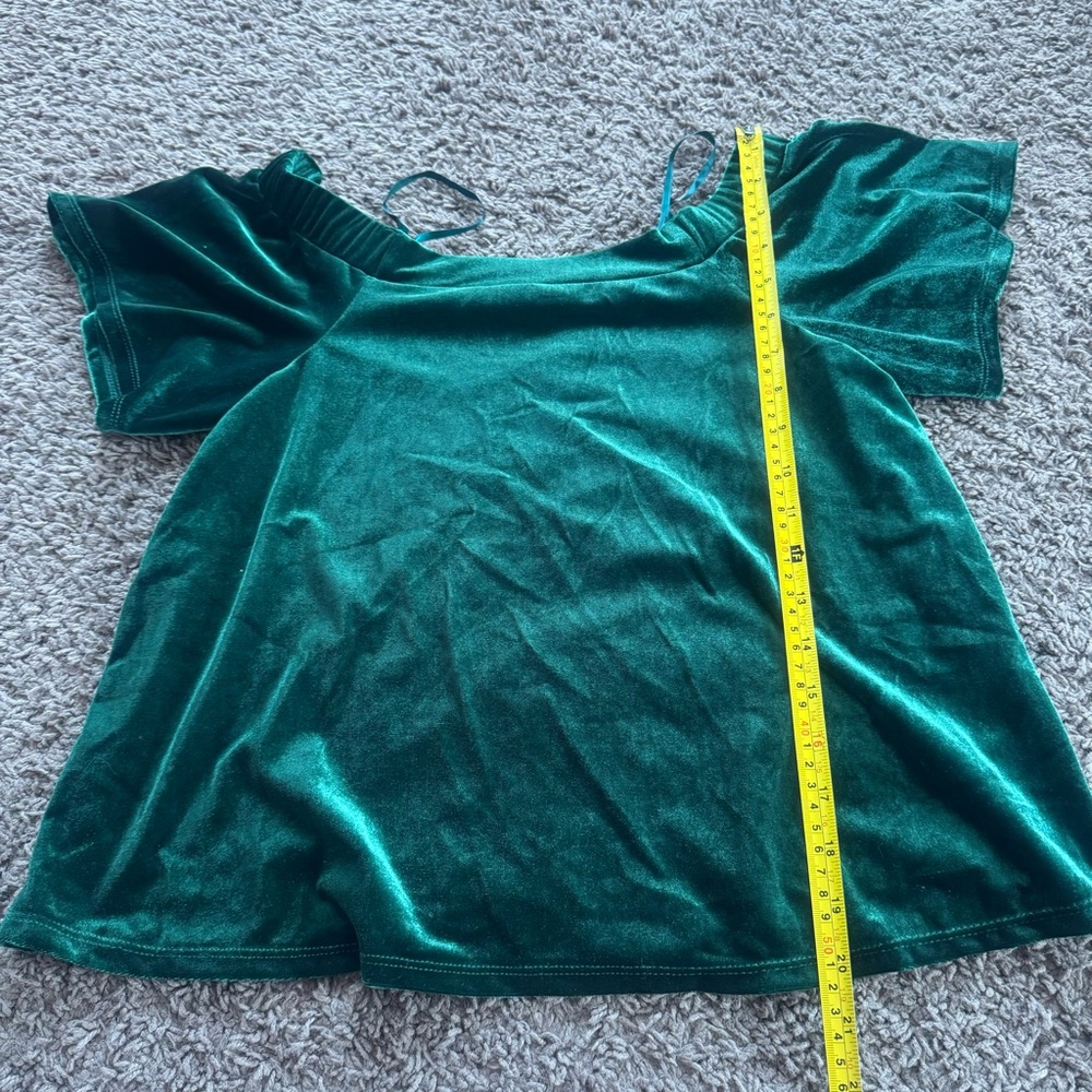 One Clothing Green Velvet On Off Shoulder Blouse Top Flutter Sleeve XS - Picture 6 of 7